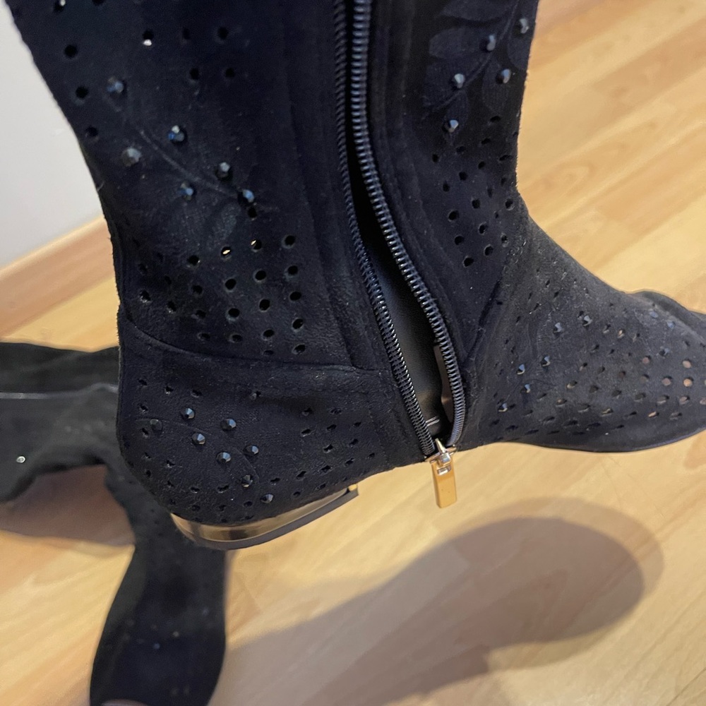 Brand new boots, newer worn suede knee high, open toe. - Picture 9 of 11